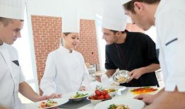 配餐爆料视频下载,视频爆料带你探秘后厨操作