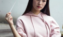 年轻的嫂嫂4完整版在线观看,激情燃烧的岁月，在线观看完整版，情感纠葛再掀高潮